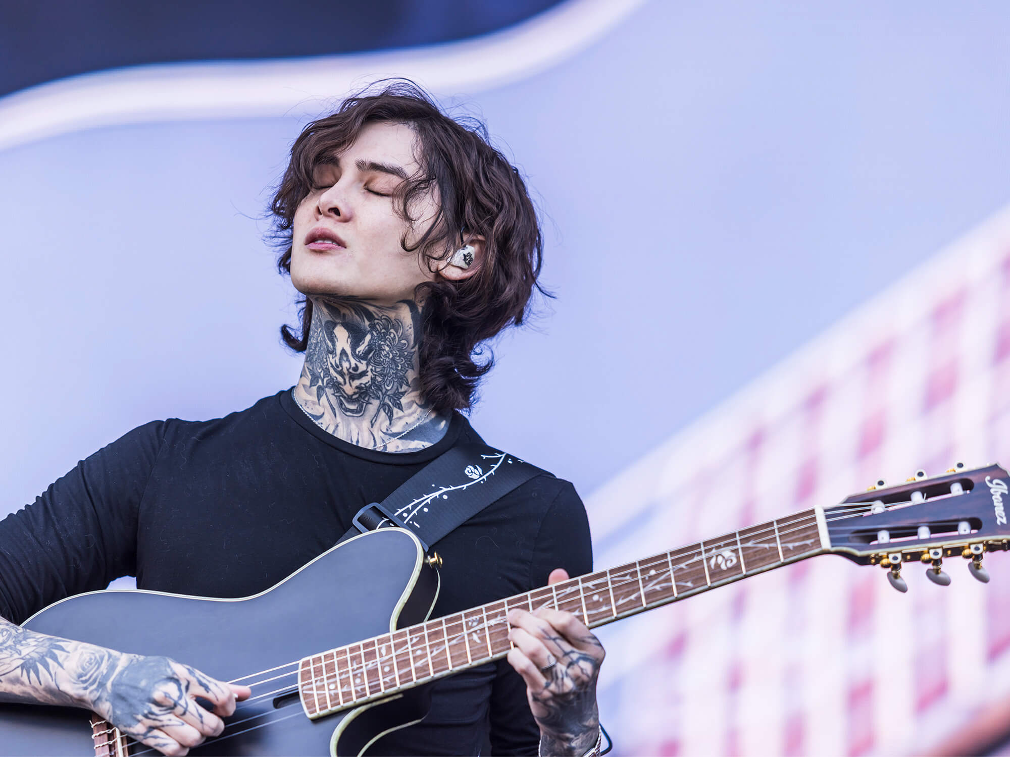 Tim Henson: The Guitar Virtuoso of Polyphia – oscaronguitars.com