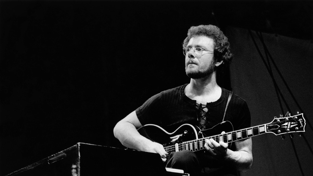 Robert Fripp: The Architect of Progressive Rock&nbsp;Guitar