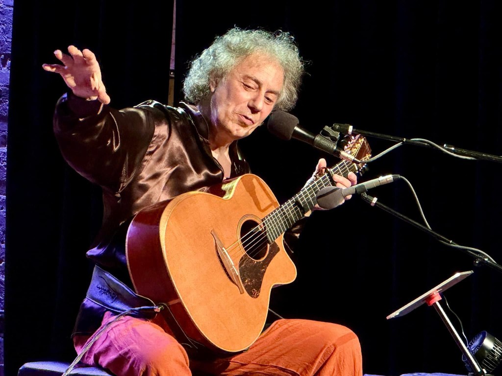 Pierre Bensusan: The Master of Fingerstyle Guitar and World Music&nbsp;Fusion